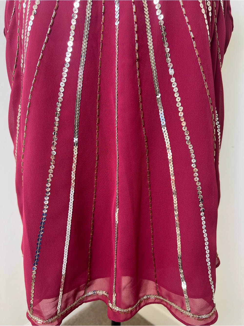 Apt. 9 Burgundy Sequin Beaded Sunburst Tank Top Size Medium - Picture 3 of 10